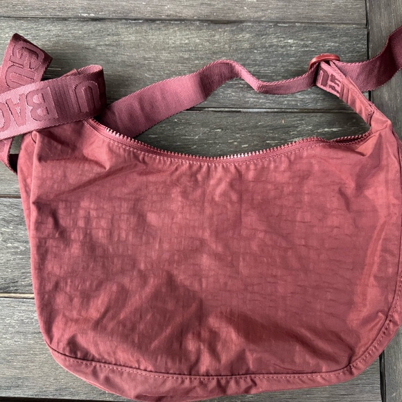 Baggu Medium Crescent - Mahogany - Picture 2 of 3